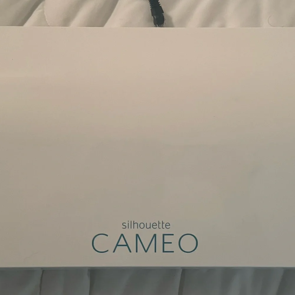 Silhouette USB-Enabled Device in White (3rd generation) - Picture 1 of 7